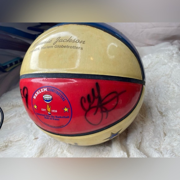 Harlem Globetrotters 2002 Naismith Basketball Hall Of Fame Ball  multiple sig. - Picture 10 of 10